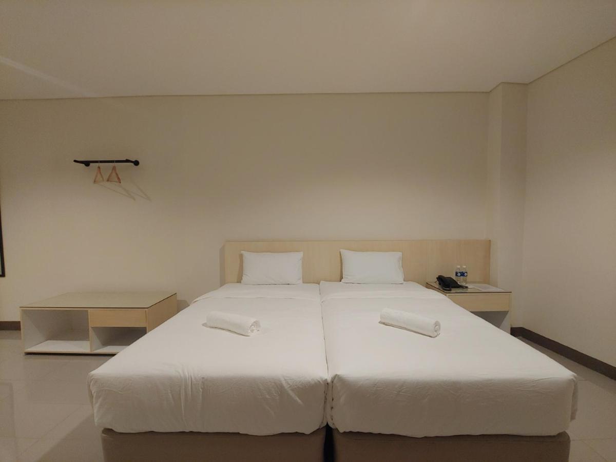Kaizen Suites Manila Exterior photo