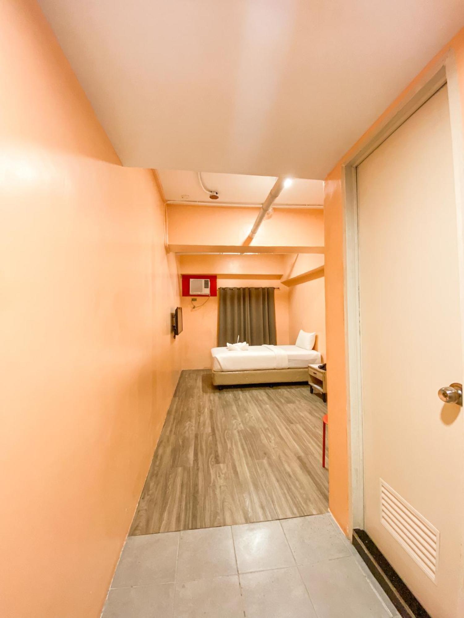 Kaizen Suites Manila Exterior photo